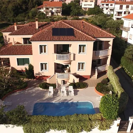 Apartamento Eddie - Great Location & Comfor