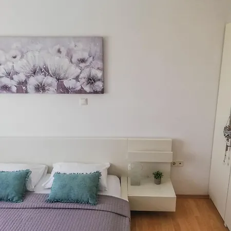 Apartamento Eddie - Great Location & Comfor