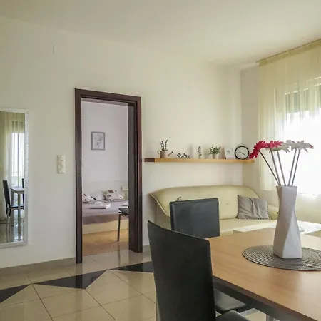 Eddie - Great Location & Comfor