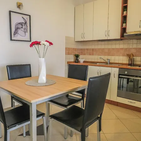 Apartamento Eddie - Great Location & Comfor