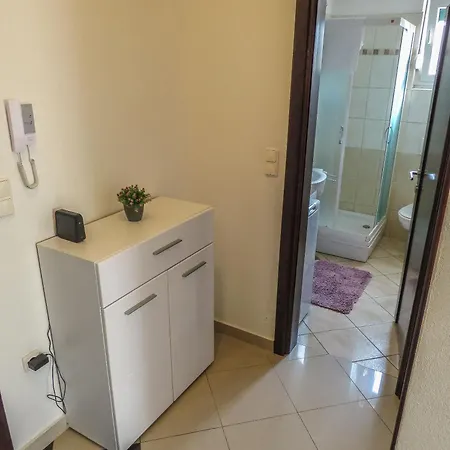 Eddie - Great Location & Comfor Apartmán *